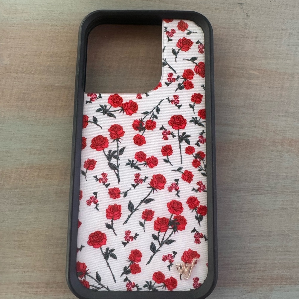iPhone 15 Pro Wildflower Roses Case